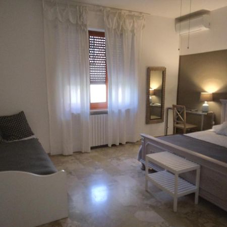 B&Be Home Tollo Экстерьер фото